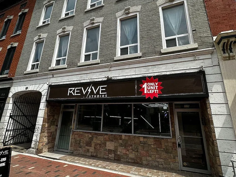 275 Front St #4