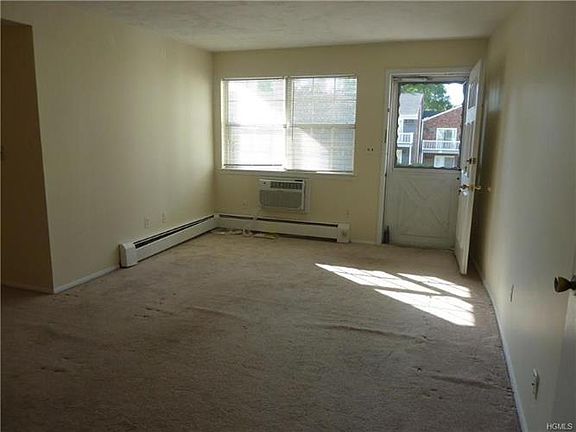 3rd image of 326 Parkside Dr #326