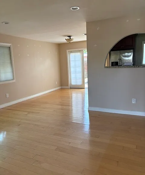 2724 Argyll Ave — Photo 3