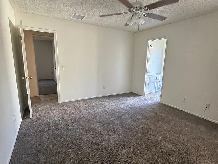 25831 Temple Dr — Photo 4