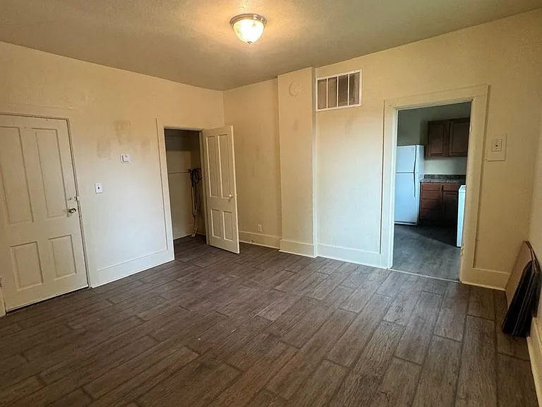 232 N Nash St — Photo 20