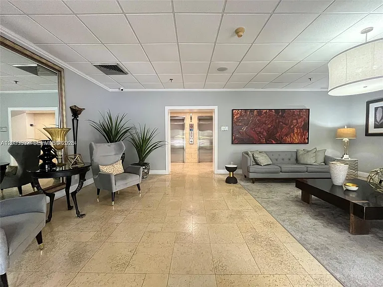 66 N Valencia Ave #Penthouse 2A — Photo 30