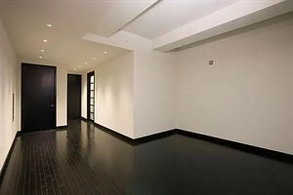 Sold by Voro NYC | media 2