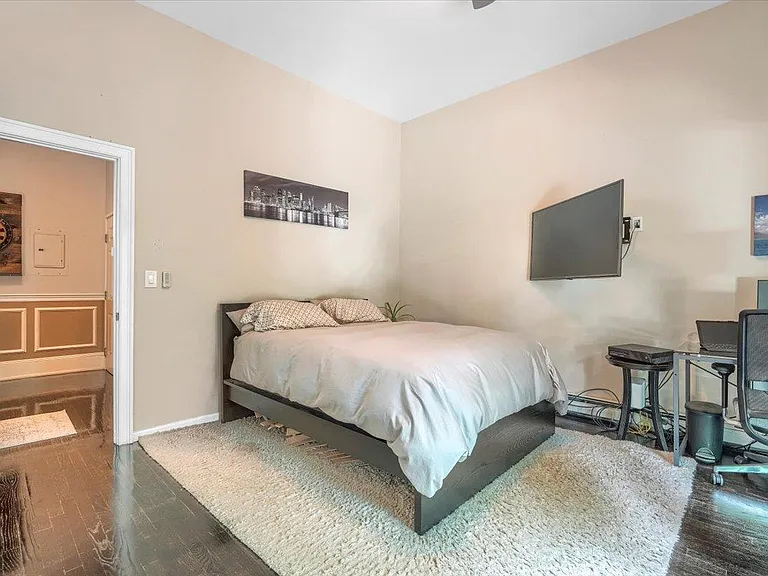 38 Pleasant St #4 — Photo 8