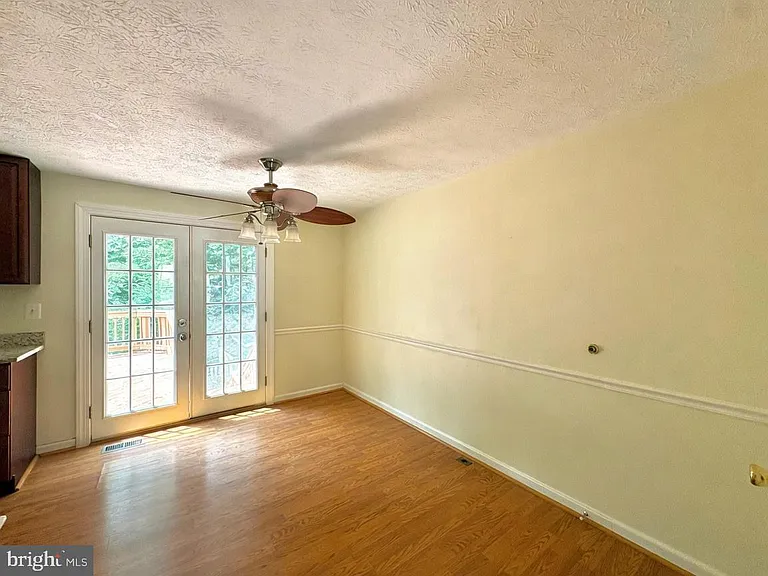 8112 Parkdale Ct — Photo 5