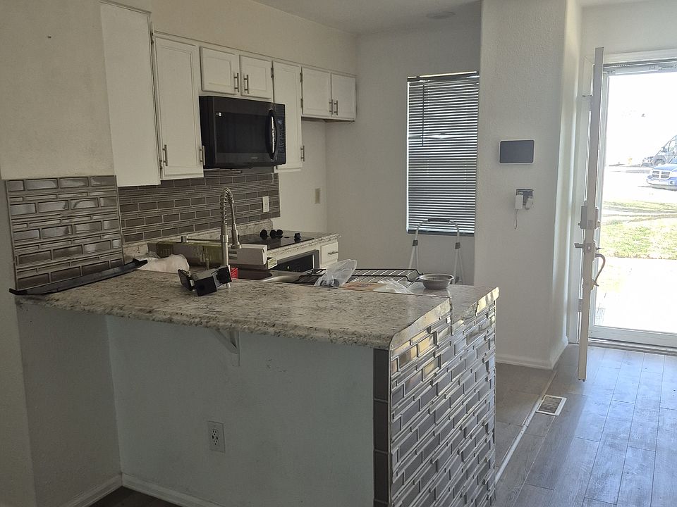1st image of 4062 Baytown Dr