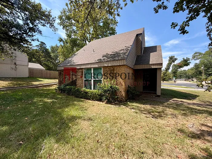 3 bed, 2.0 bath, 1475 sqft, $1,525 — Photo 2