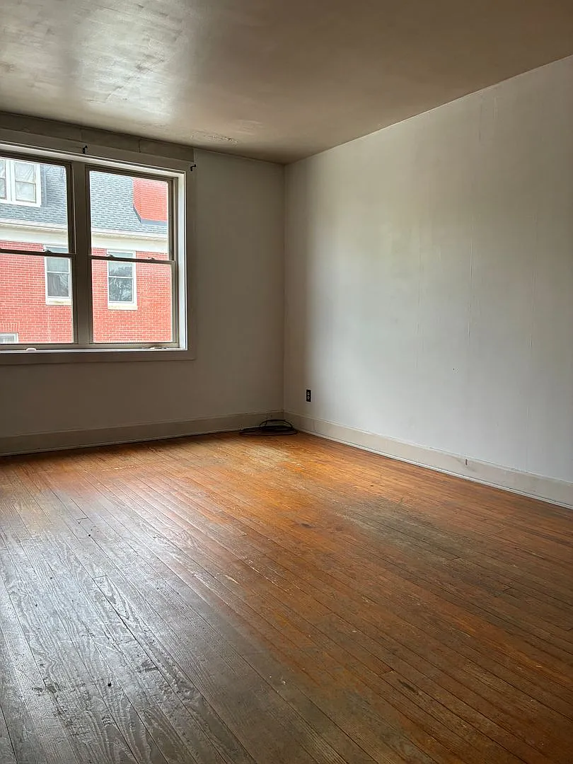 One Bedroom, One Bath 2nd Fl Apartment — Photo 1