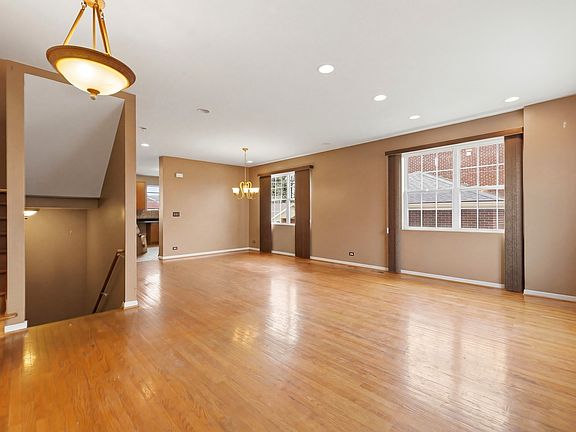 3rd image of 1024 Park Pl