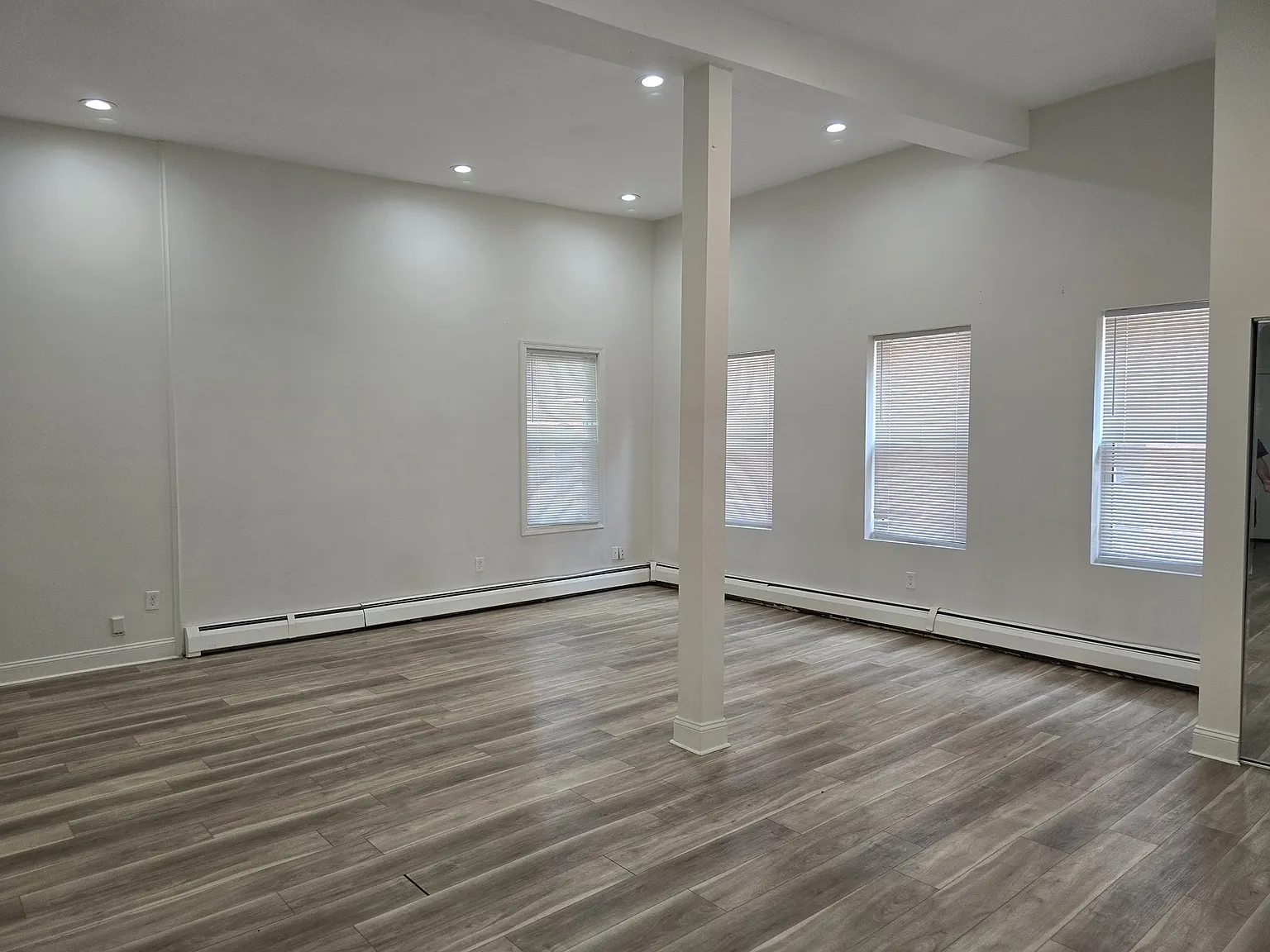 Studio, 1.0 bath, 500 sqft, $2,400 — Photo 3