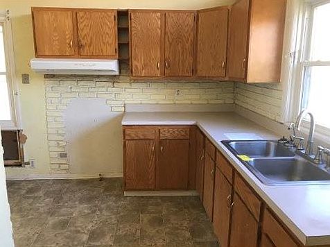 4th image of 2100 Sloan Ave