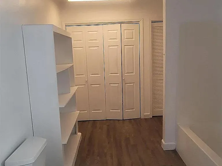 701 Saint Vincent St #A — Photo 5