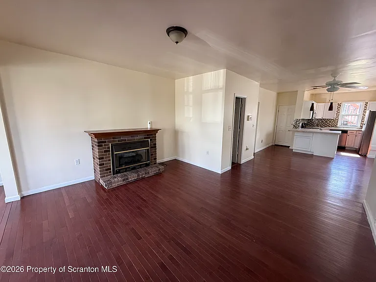 1042 Taylor Ave #1 — Photo 3