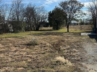 606 Water St, Whitesboro, TX 76273