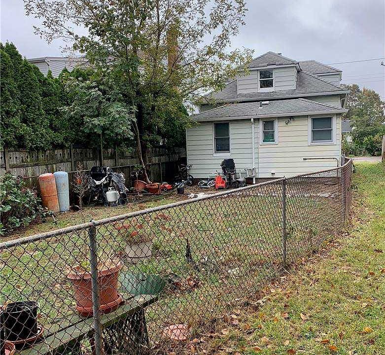 2nd image of 1746 Dannet Pl