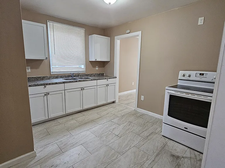 9273 Bedford St — Photo 3