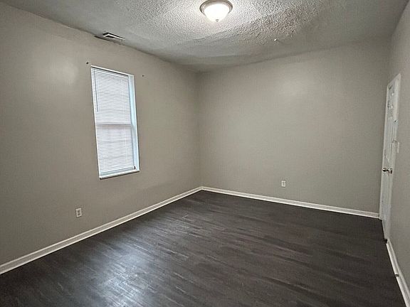 4th image of 14 N Euclid Ave