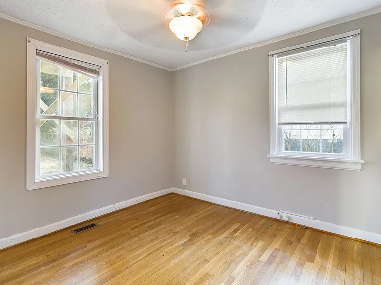 2513 Libbie Ave — Photo 19