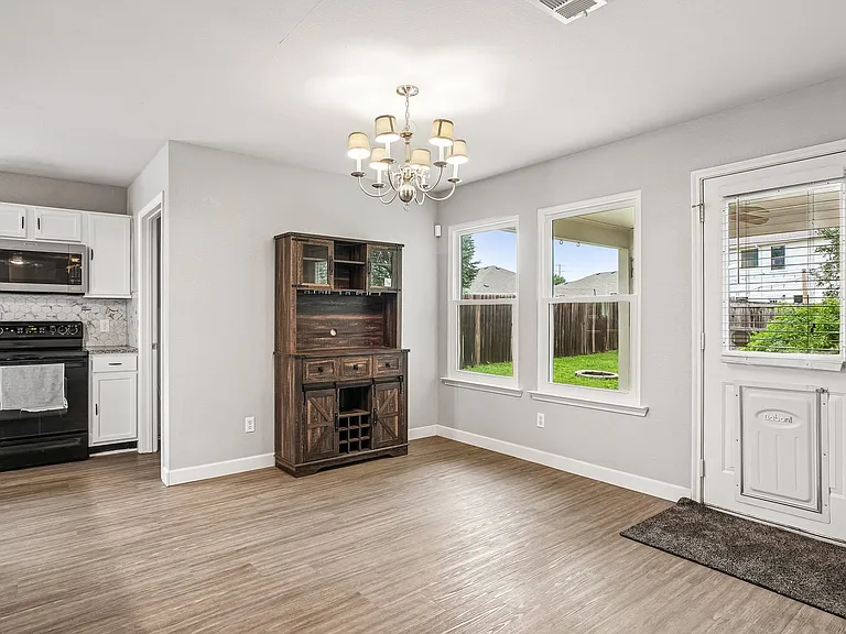 1220 Mockingbird Dr — Photo 10