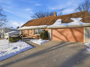 465 Dardis DRIVE, Burlington, WI 53105