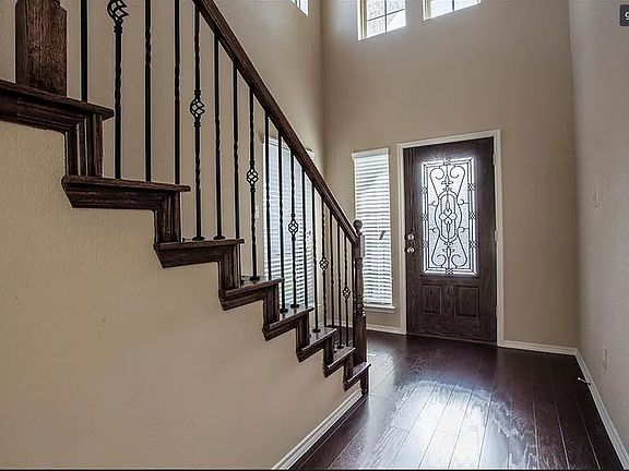 2nd image of 616 Crowell Dr