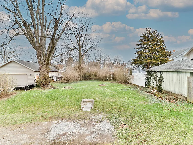 343 S Charles St — Photo 49