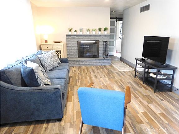 2nd image of 629 E Pease Ave