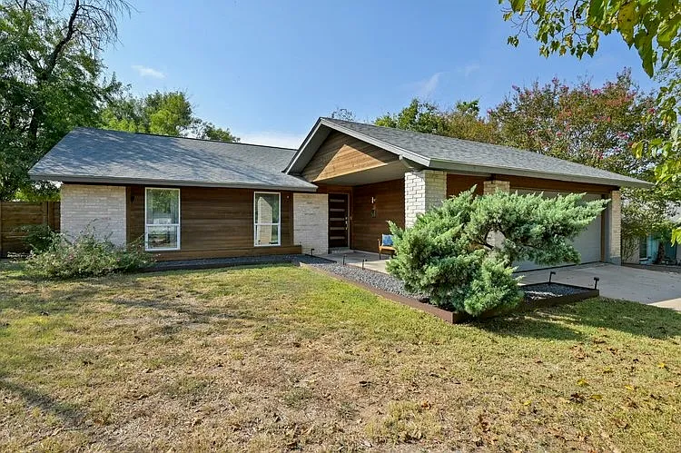 6507 Highpoint Cv — Photo 1