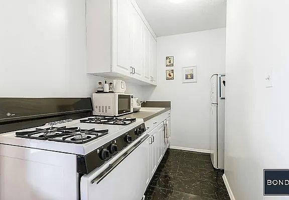 3rd image of 1623 3rd Ave APT 29B