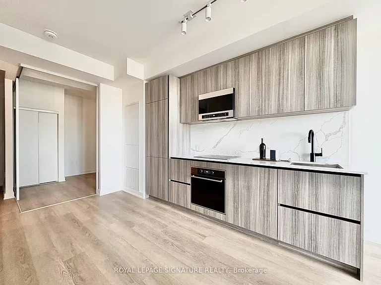 117 Broadway Ave #2006 — Photo 2