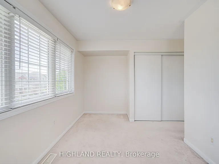 513 Tyrone Cres — Photo 26