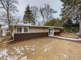 1794 Lakeshore Dr, Menasha, WI 54952