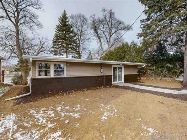 1794 Lakeshore Dr, Menasha, WI 54952