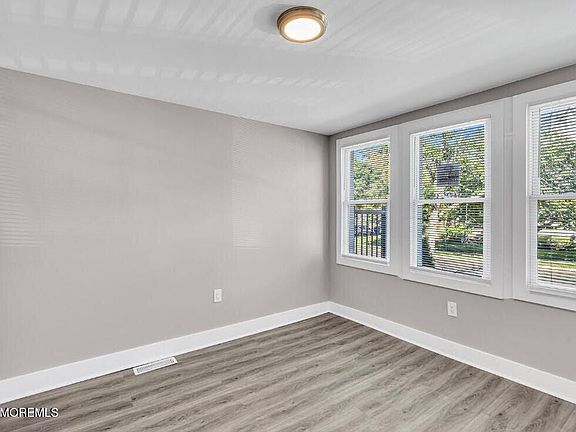 5th image of 700 5th Ave