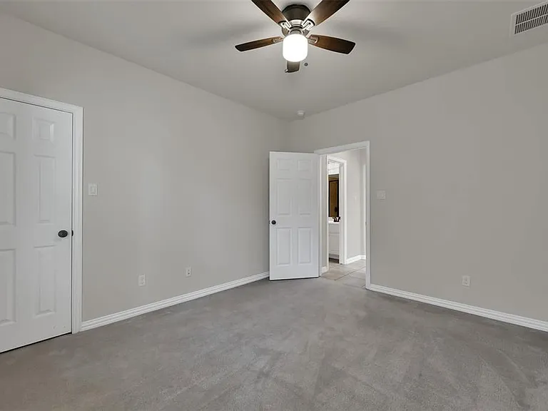 2 Maitland Ct — Photo 29