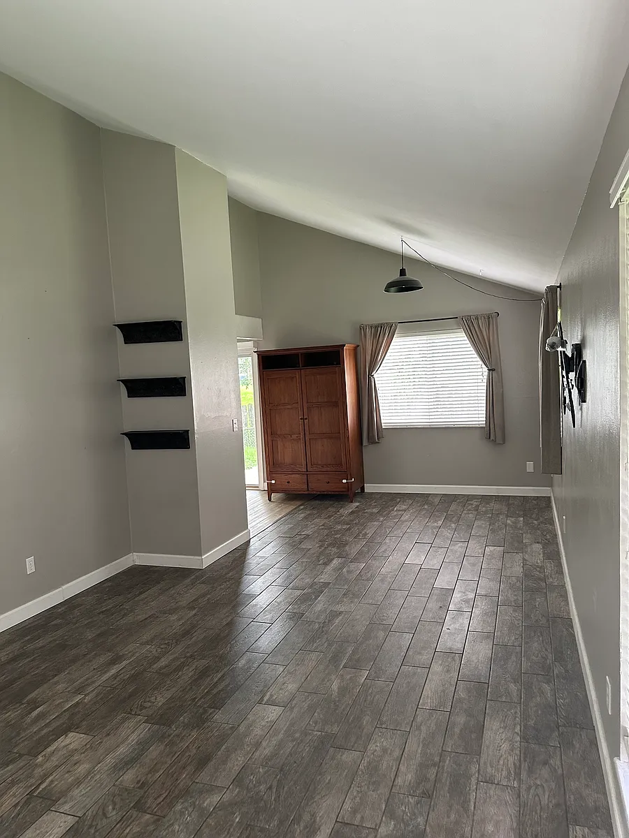 Building Photo - 409 Far Hill Dr