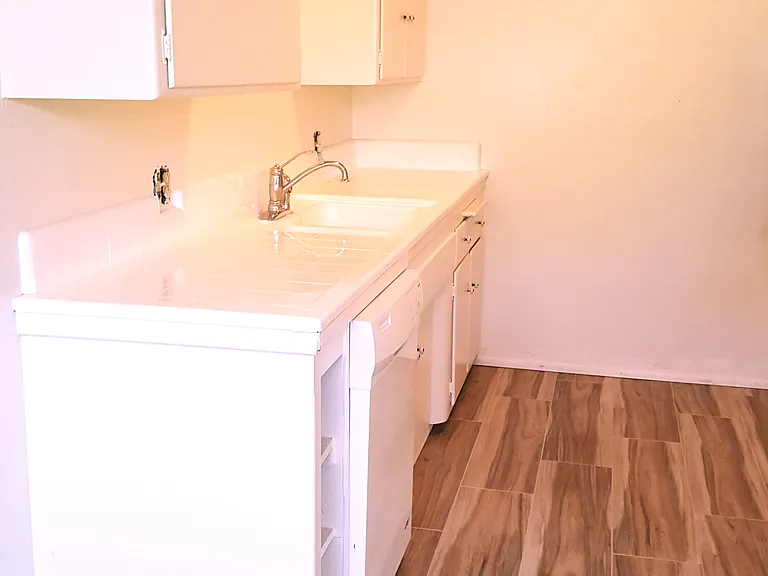 1150 Manhattan Beach Blvd #8 — Photo 8