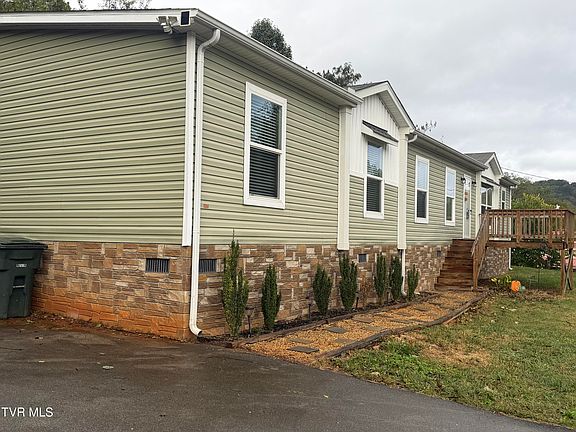 2nd image of 1777 Siam Rd