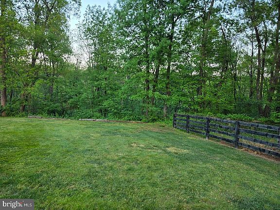 3rd image of 12551 New Windsor Rd