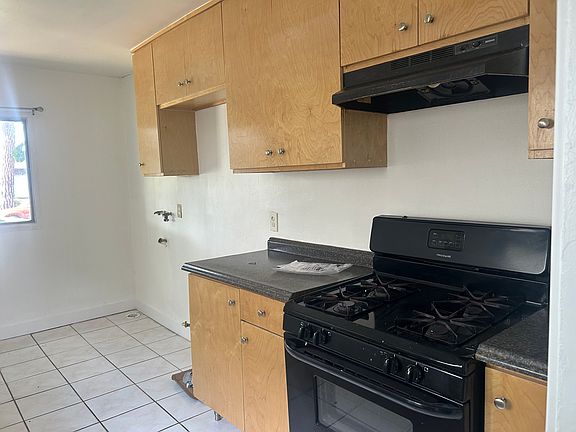 5th image of 1820 W Glenoaks Ave APT A