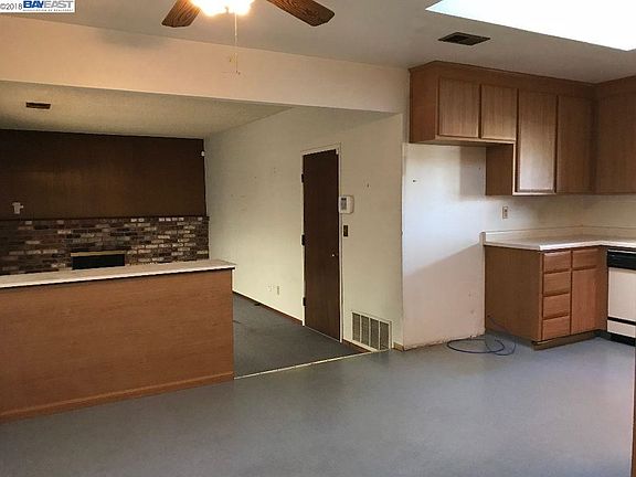 3rd image of 1682 Fawn Ct