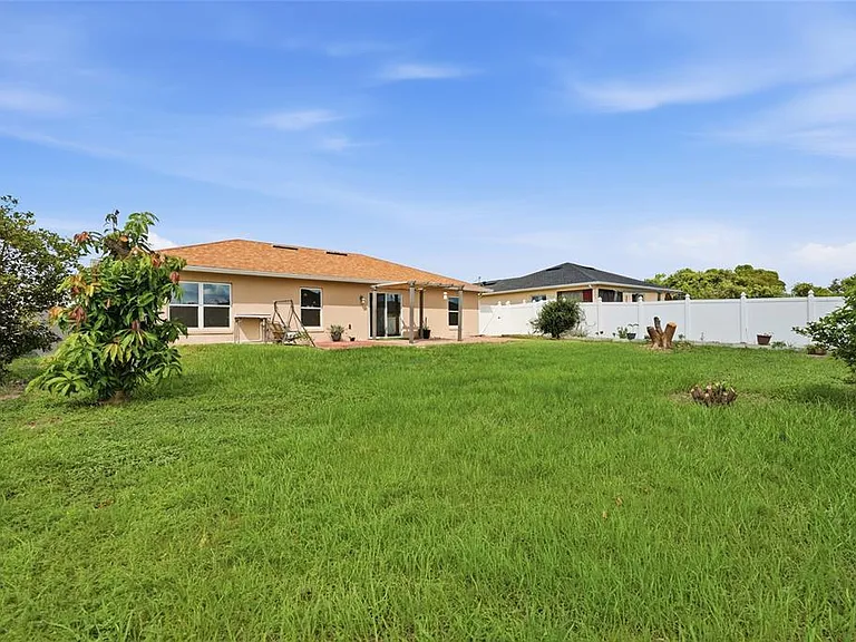 115 Maple Dr — Photo 31