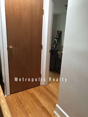 Rented by Metropolis International Realty Inc. | media 22