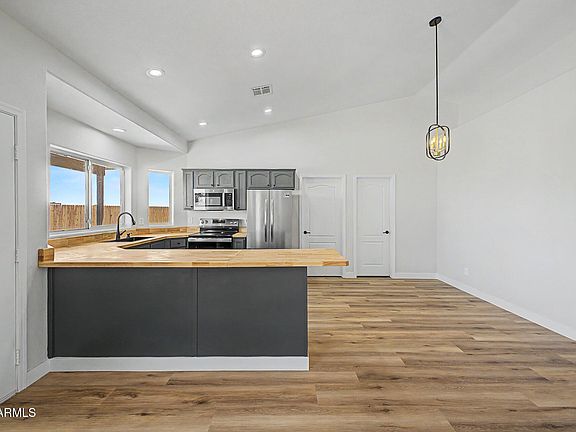 2nd image of 5500 E SAVANNA Lane