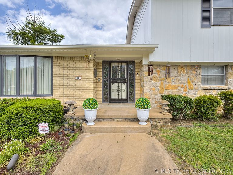 Listing photo 4