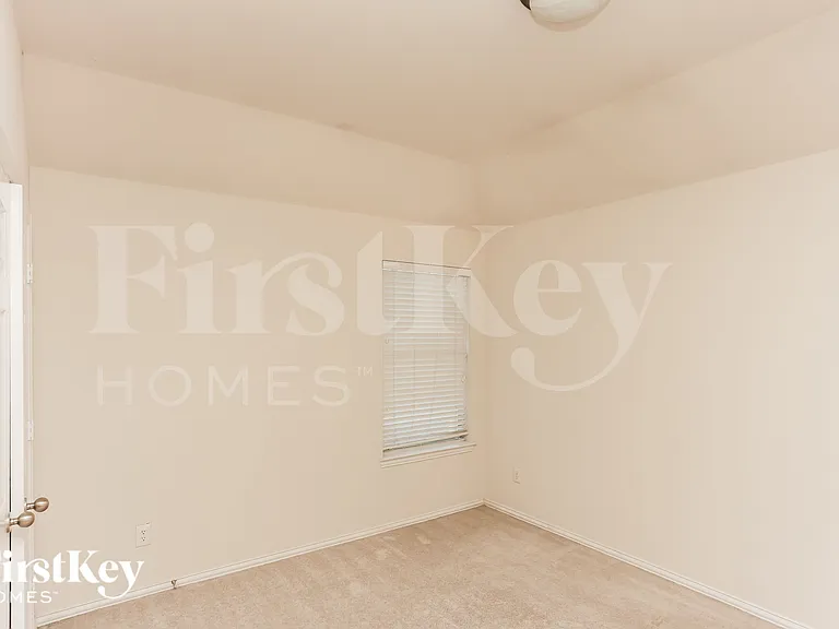 3213 Bloomfield Trl — Photo 11