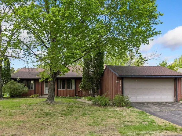 11788 Red Fox Dr N, Maple Grove, MN 55369