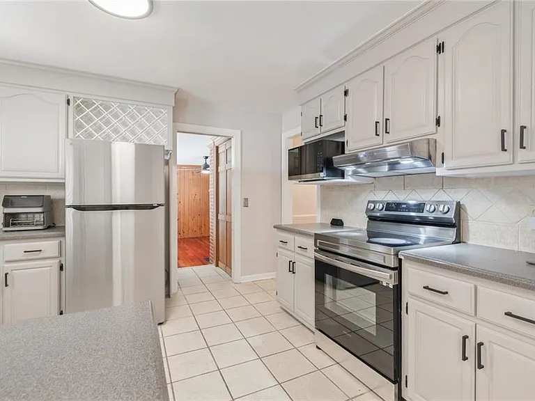 1433 Williams Cir — Photo 16
