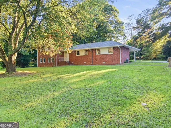 180 E Greenwood Dr, Carrollton, GA 30117