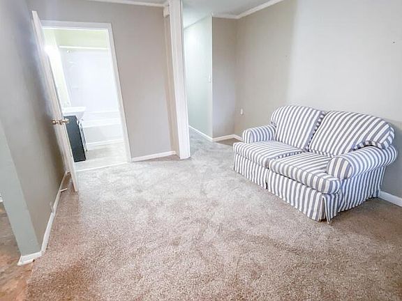 4th image of 336 S Broadway Park Unit 102